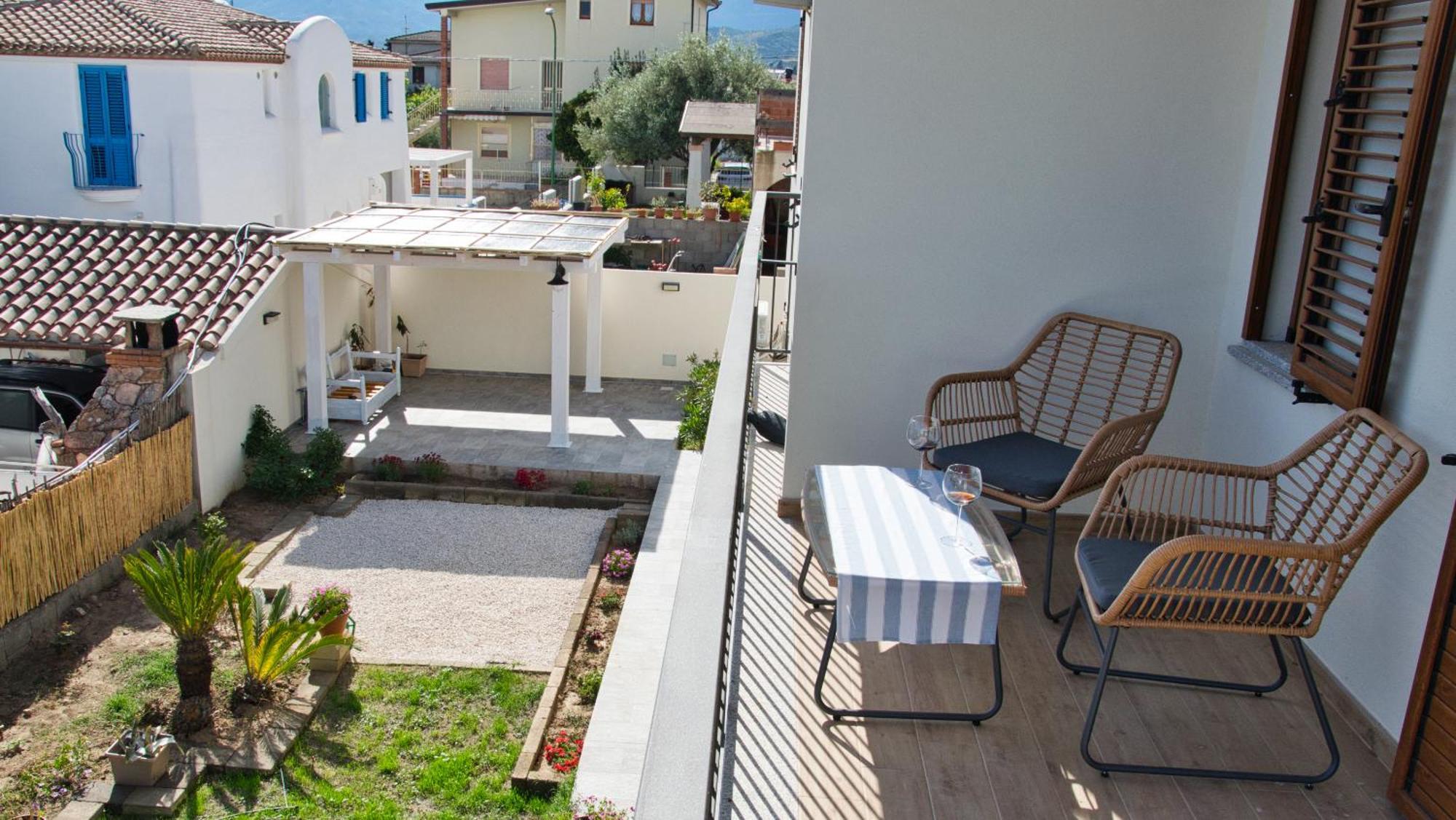 Dommu Livia Hotel Lotzorai Exterior foto